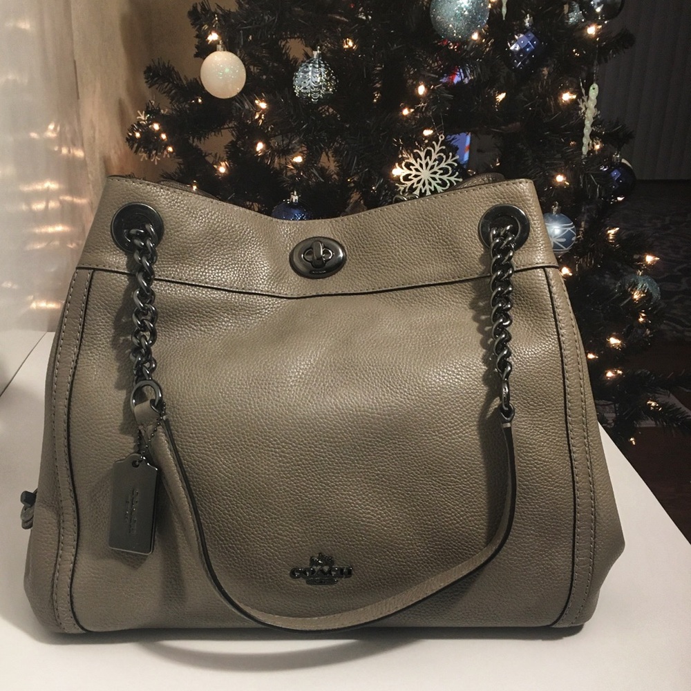 NWOT Coach 36855 Edie TurnLock leather handbag COA